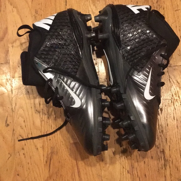Cleats - Picture 2 of 6